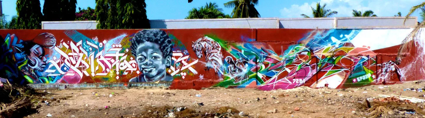 Graffiti à Lomé au Togo Stone Bandi, Seika, SMI, HMI et Dema.