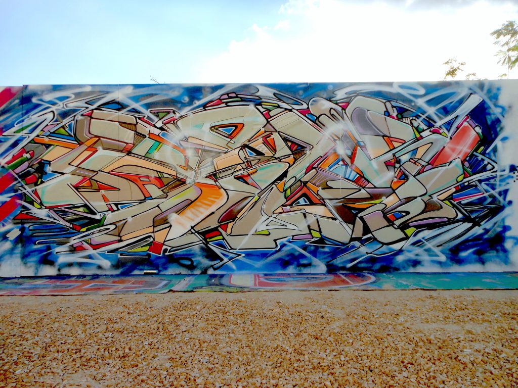 Wildstyle graffiti abstrait Syabow ville dubai graffiti Hall of fame