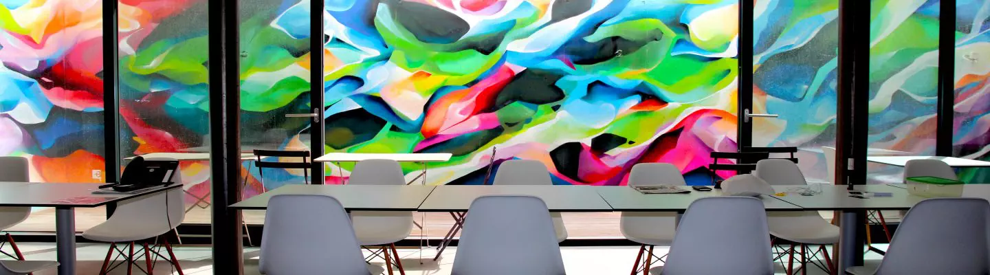 Graffiti abstrait Cafeteria beric architectes